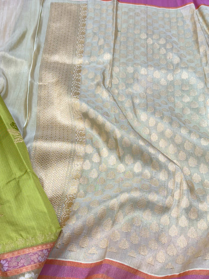 Light Green | Kadhwa Technique | Handwoven Banarasi Saree - Pure Katan Mulberry Silk Saree