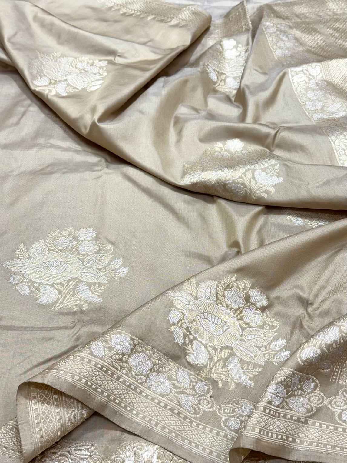 Dusty Ivory Pure Mulberry Katan Silk Handwoven Banarasi Saree