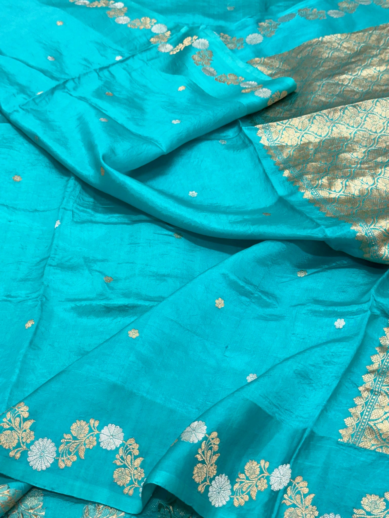Sky Blue Pure Raw Mango Silk Handwoven Banarasi Saree