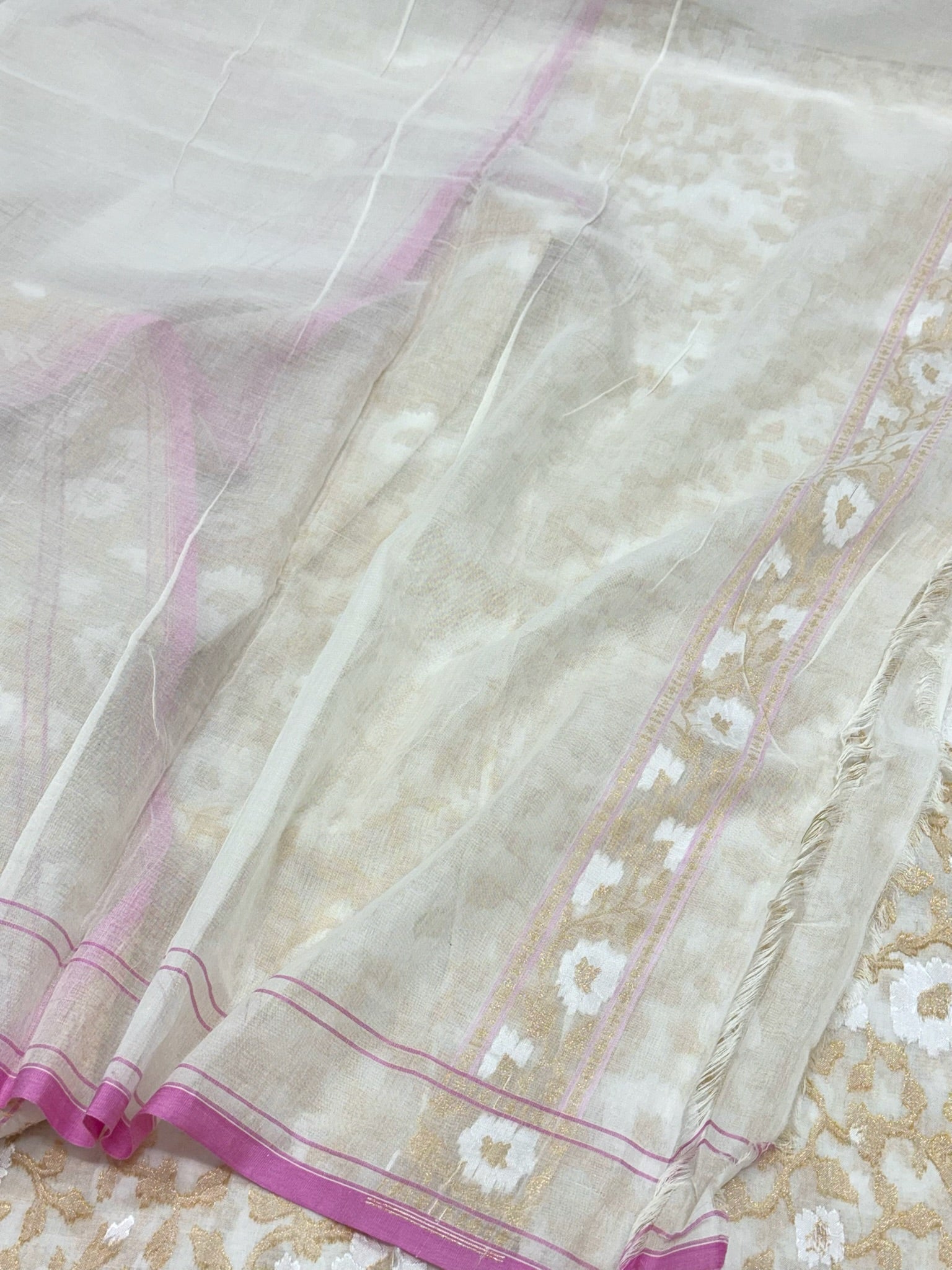 White Muslin Cotton Ektara Weave Handloom Jamdani Saree