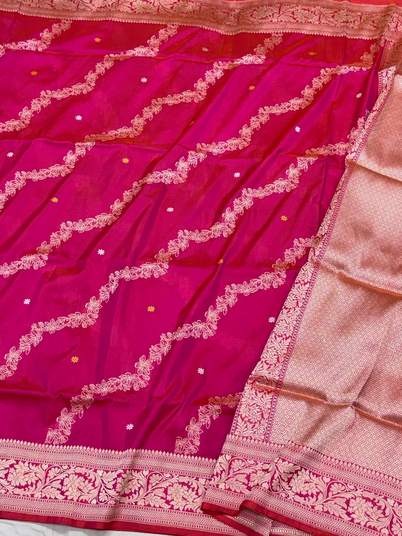 Rani Pink Dual Tone Pure Katan Mulberry Silk Handwoven Banarasi Saree