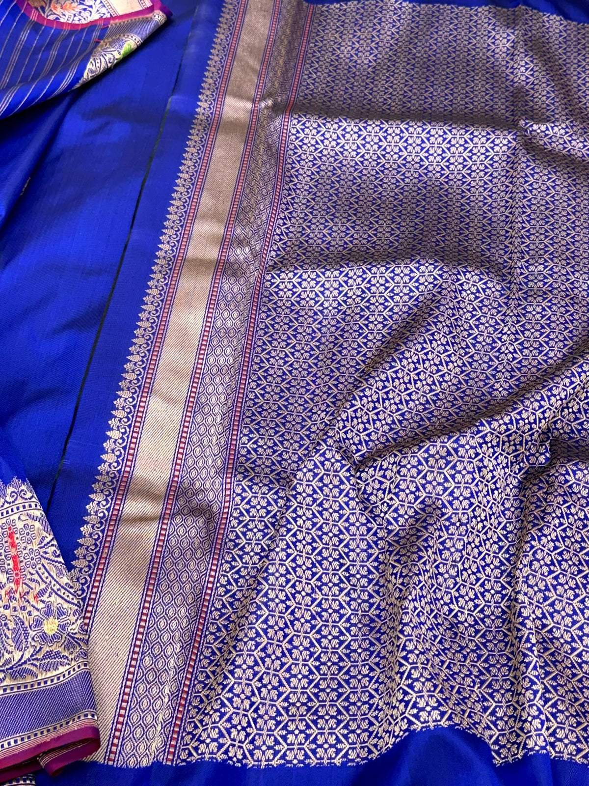 Royal Blue Pure Mulberry Katan Silk | Kadhwa Ektara Weave | Handwoven Banarasi Saree - Six Yards of Pure Elegance