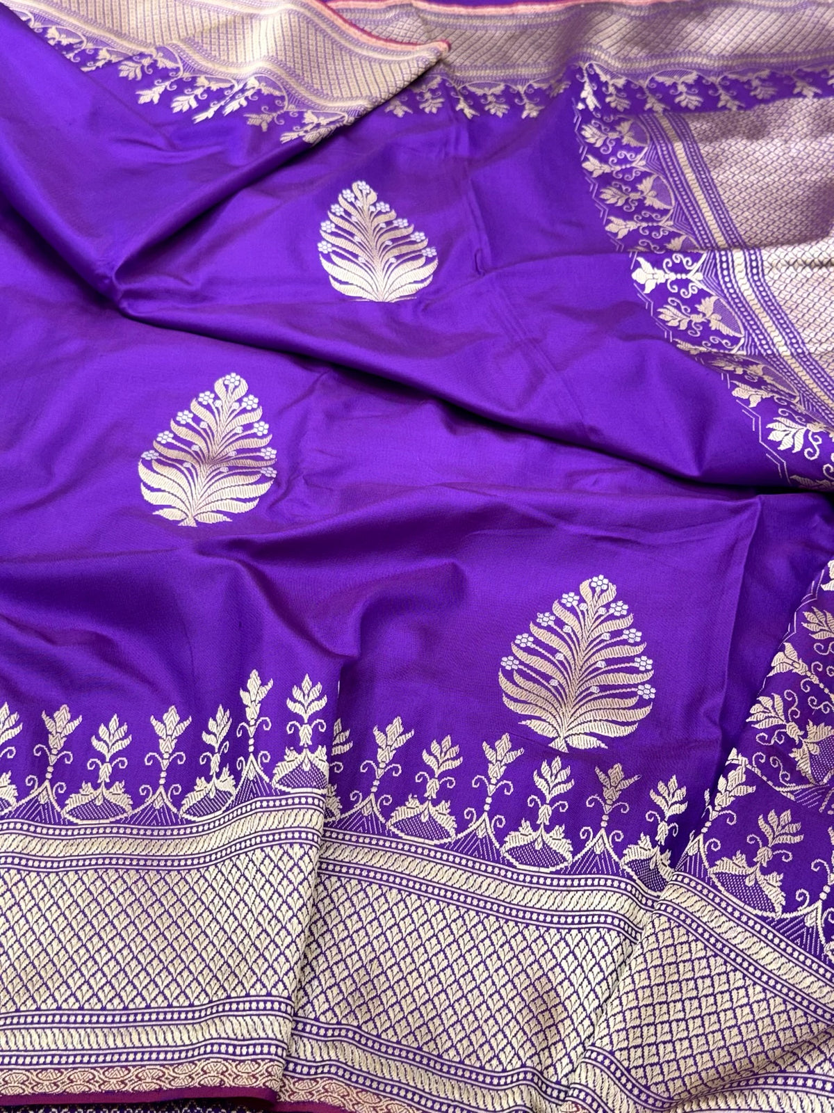 Purple Pure Mulberry Katan Silk Handwoven Authentic Banarasi Saree - Kadhwa Technique