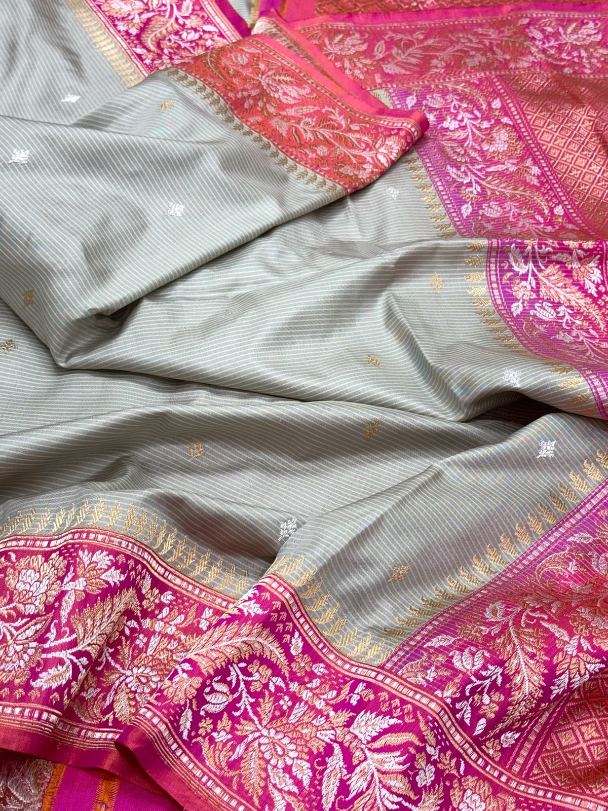 Gray Handwoven | Kadhwa + Kadhiyal Technique | Banarasi Saree - Pure Mulberry Double Katan Silk Ektara Banarasi Saree