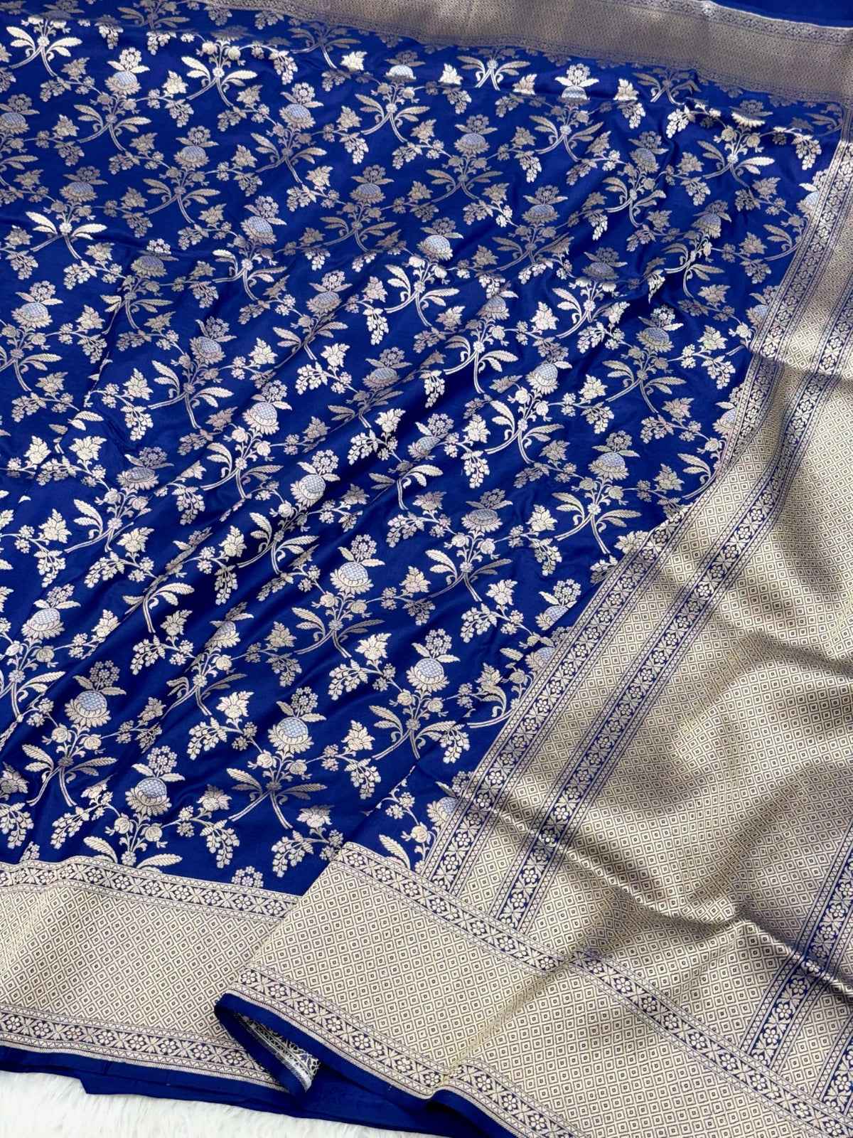 Pinkish Red Pure Katan Silk Handwoven Banarasi Saree | Kadhuwa Weave |