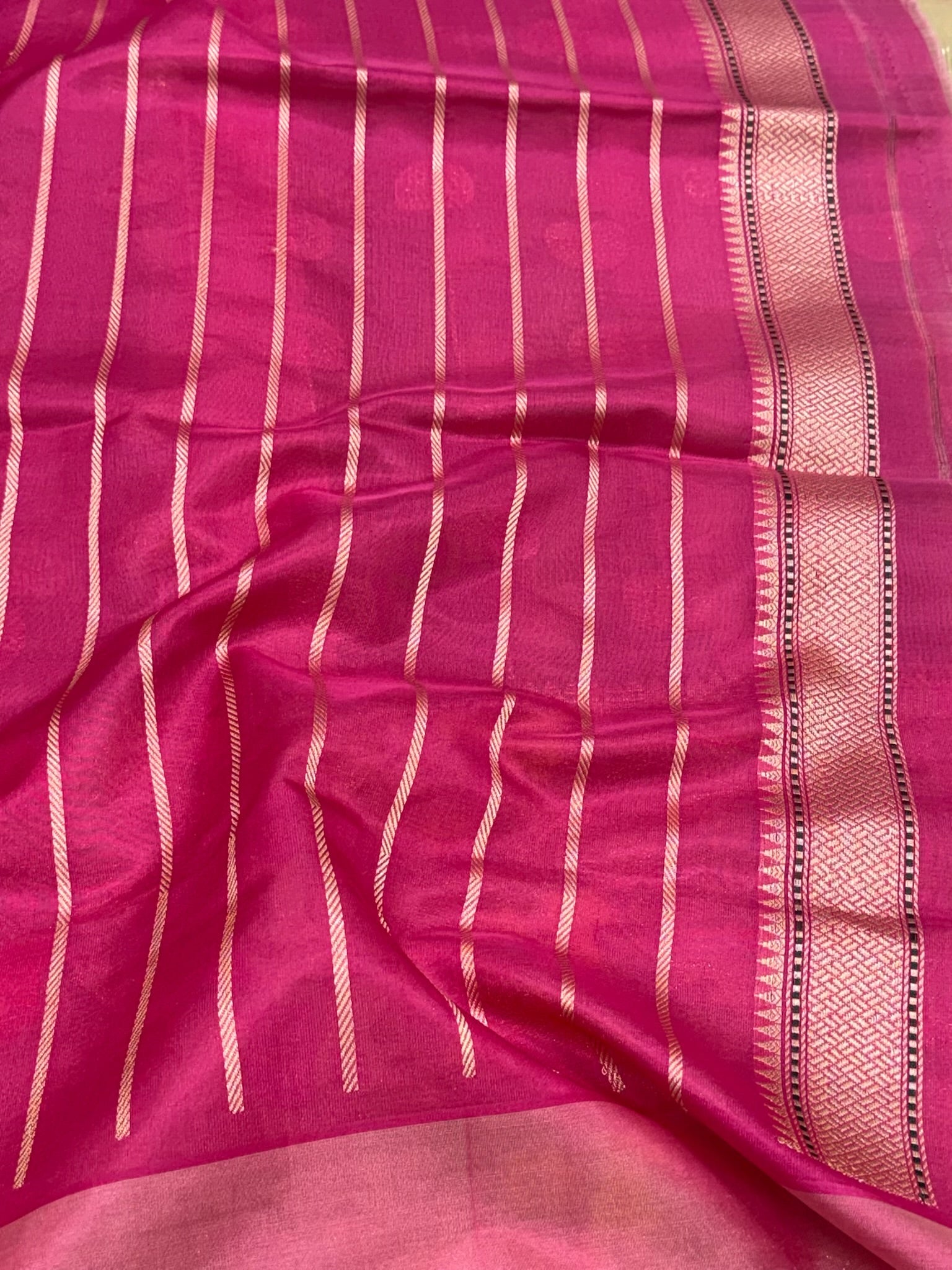 Mehendi Green Pure Kora Silk & Pure Tissue Silk Handwoven | Kadhwa Weave | Banarasi Saree - Contemporary Masterpiece Piece