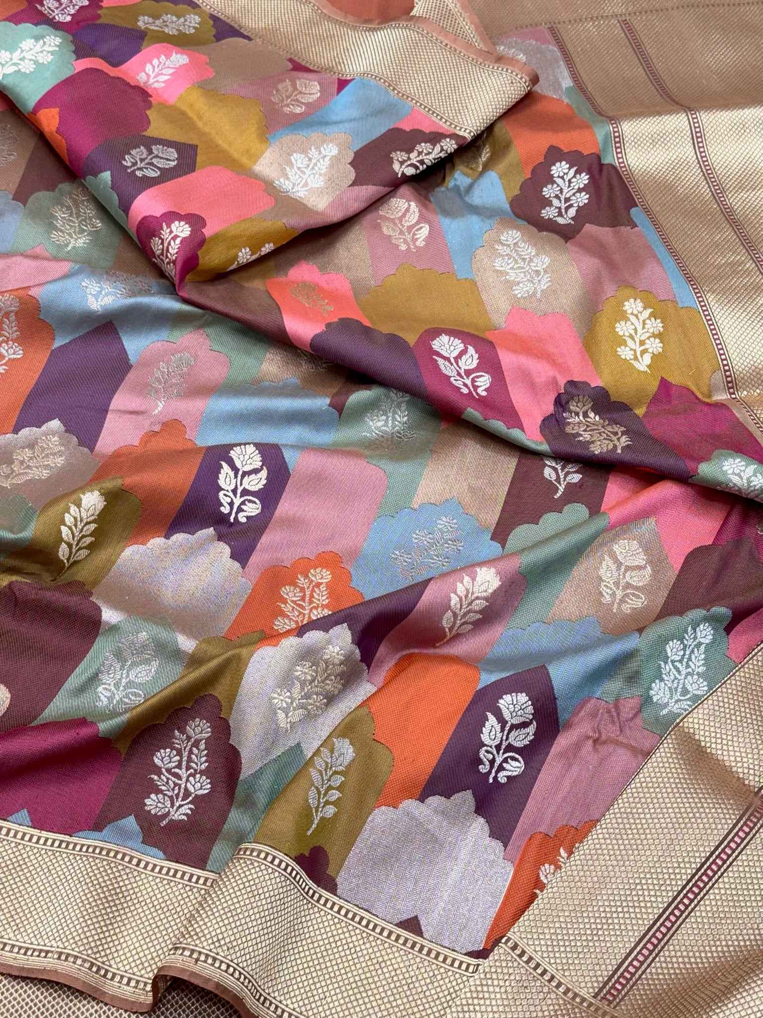 Ash Gray Pure Katan Mulberry Silk Handwoven Banarasi Saree | Kadhwa Weave |