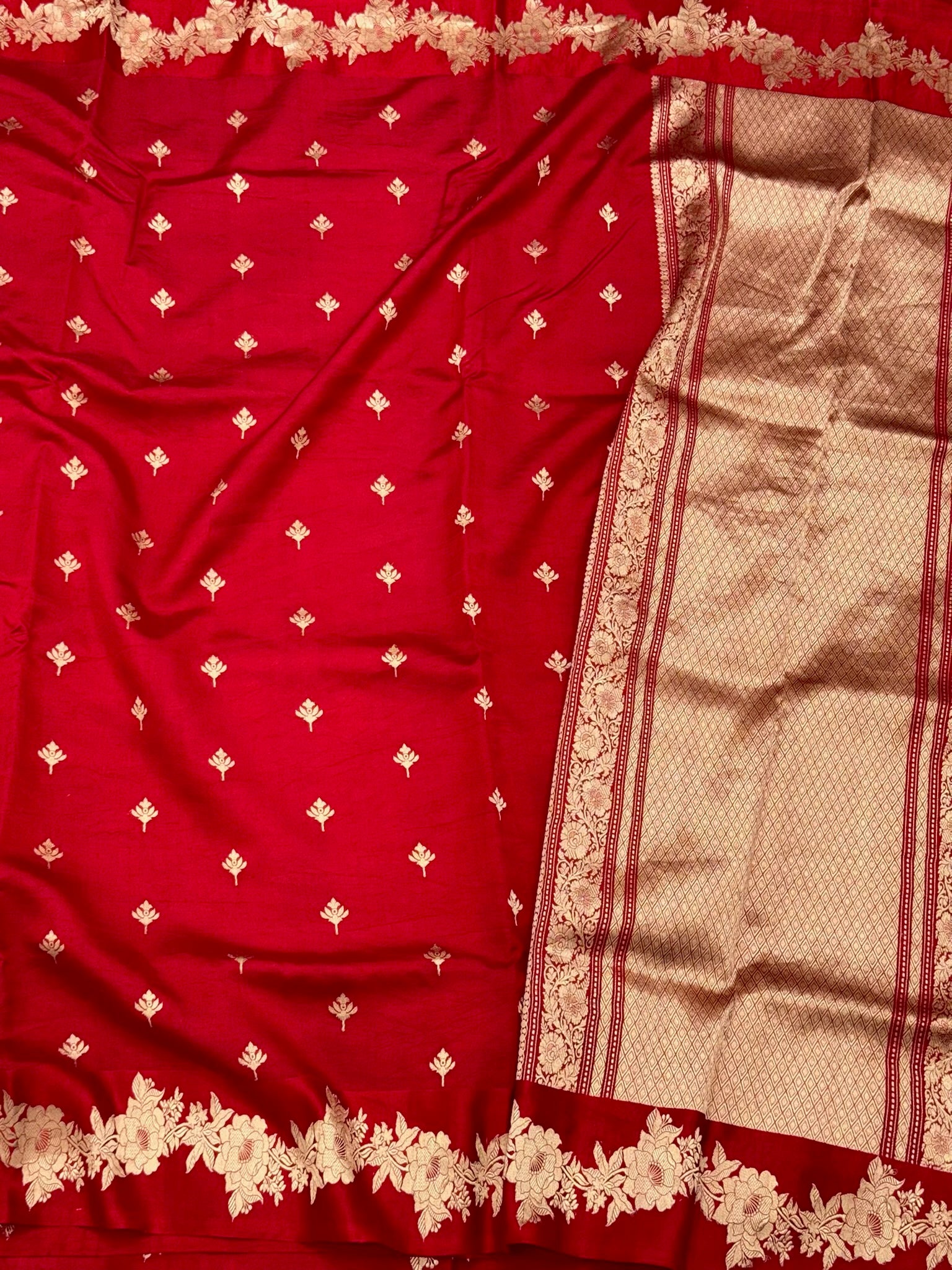 Red Pure Hanwoven Banarasi Saree | Kadhwa Weave | Pure Raw Mango Silk Banarasi Saree