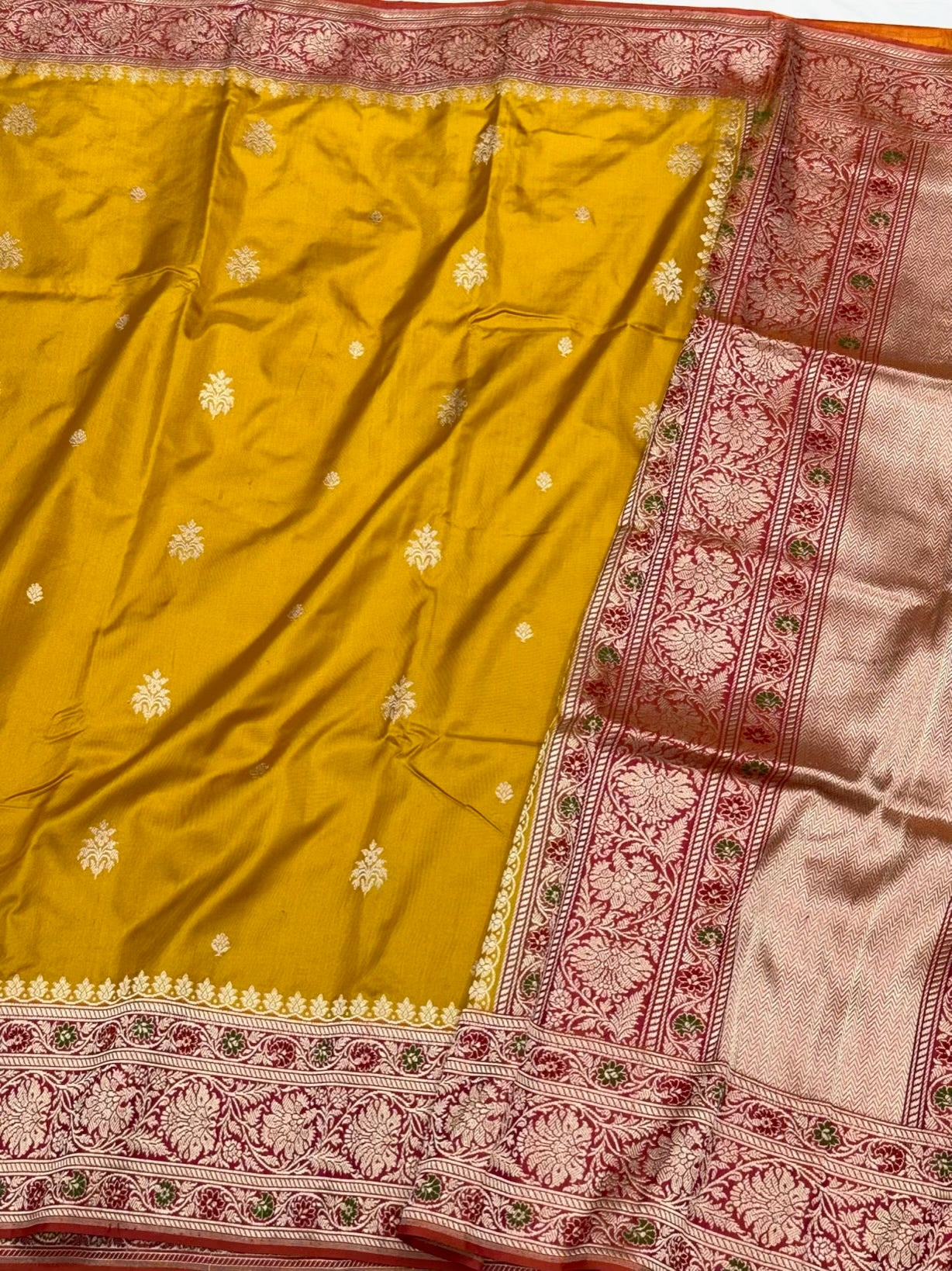 Mustard Yellow Pure Katan Mulberry Silk | Kadhwa + Kadhiyal Technique | Authentic Banarasi Handwoven Saree