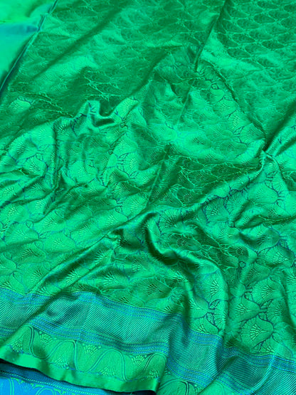 Blue/Green Pure Mashru Silk - Pure Satin Silk Handwoven Banarasi Kadhwa Saree | Dual Tone Tanchoi Saree