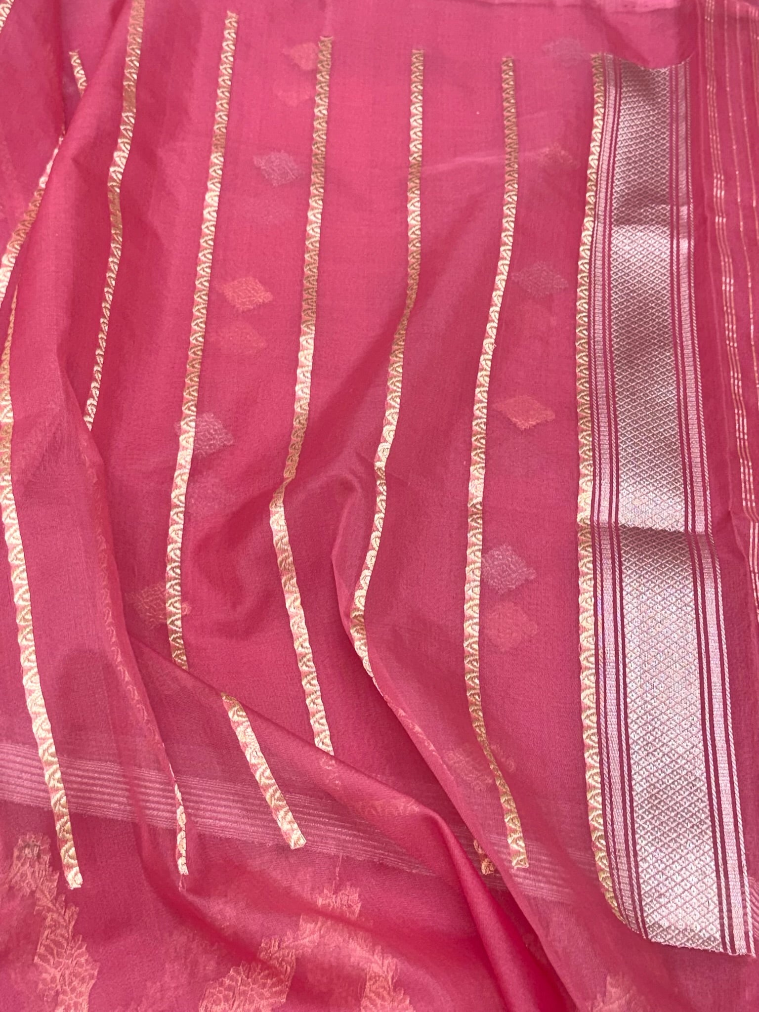 Dark Pink Pure MUlberry Kora Silk | Kadhwa Technique | Handwoven Banarasi Saree - Heritage In A New Light