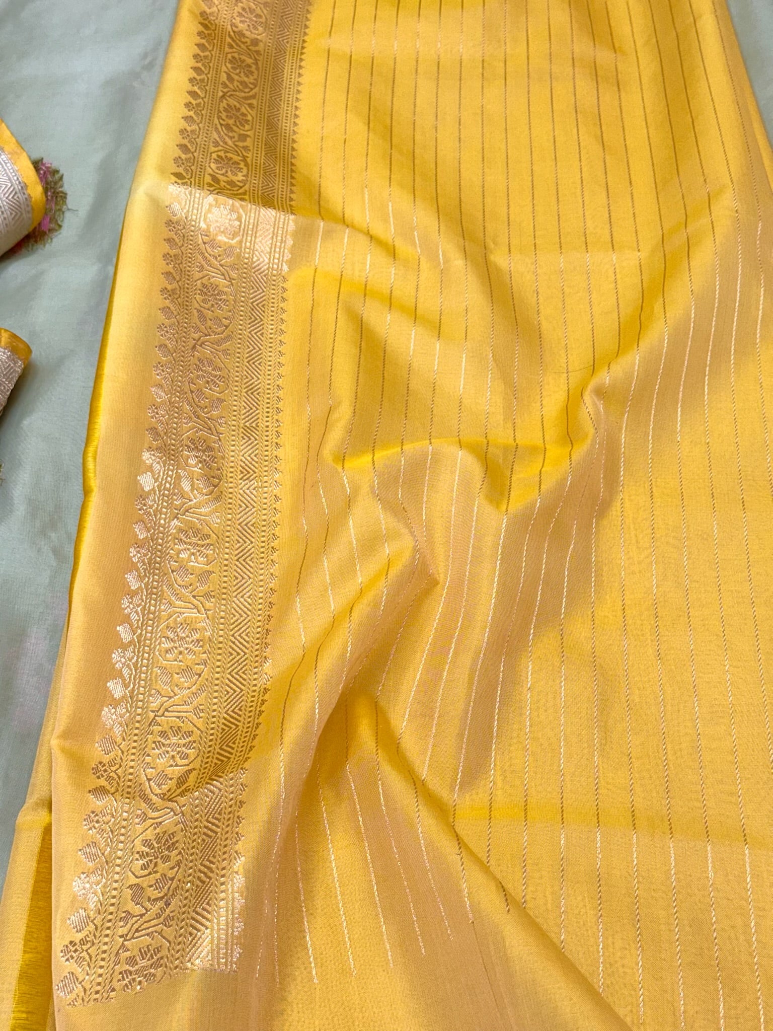 Light Pista Green Pure Kora Mulberry Silk | Kadhwa + Ektara Technique | Handwoven Banarasi Saree - The Couture Drape