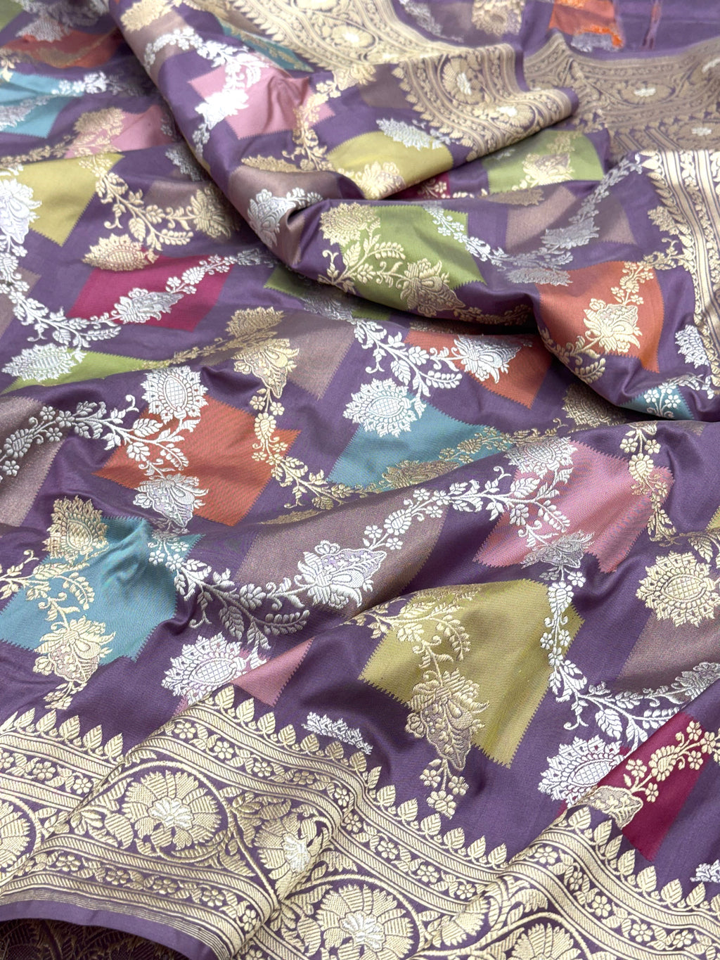 Lavender Pure Mulberry Katan Silk Handwoven Banarasi Saree - Rangkaat