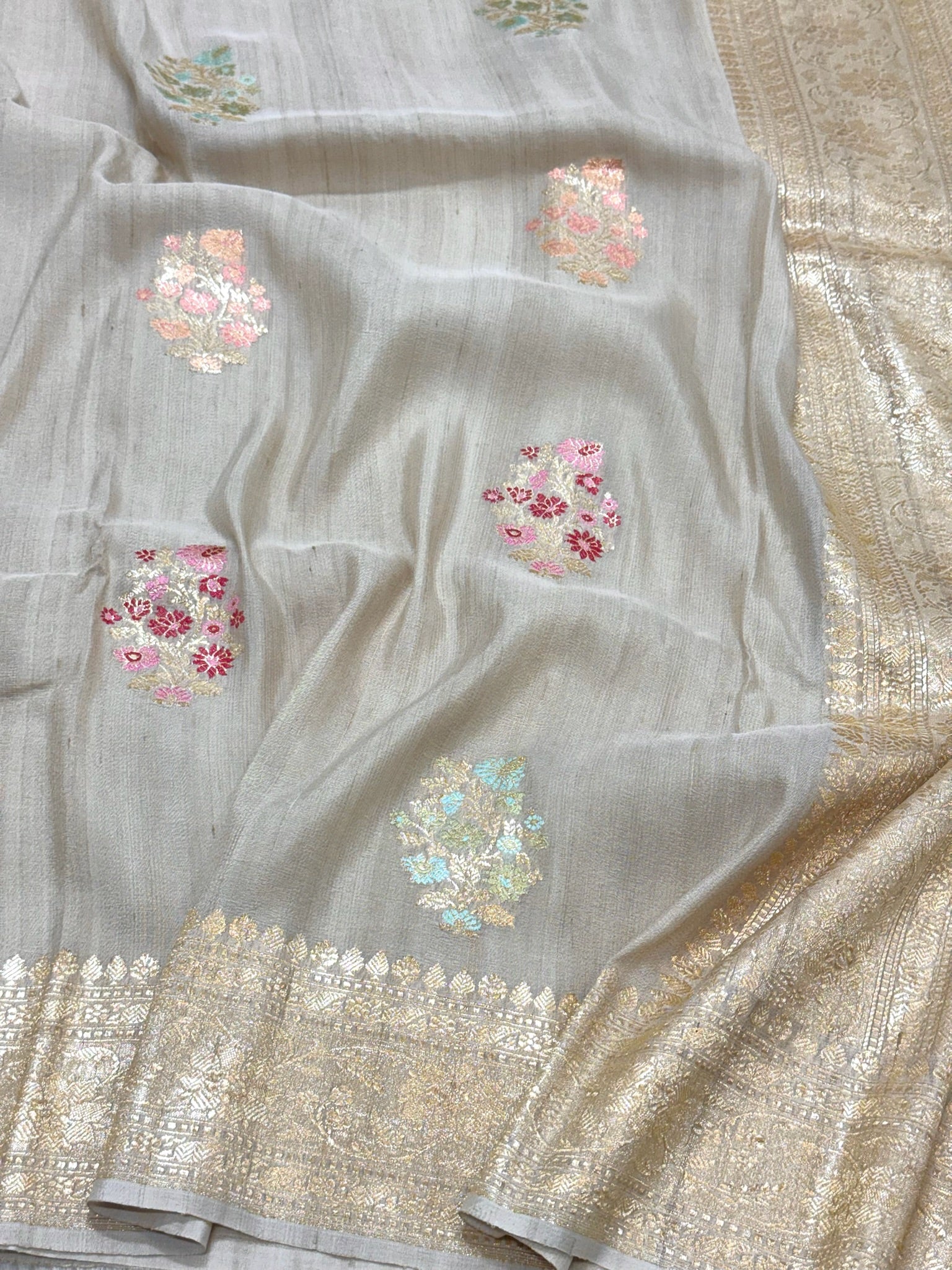 Ivory Pure Tussar Georgette Handwoven Saree