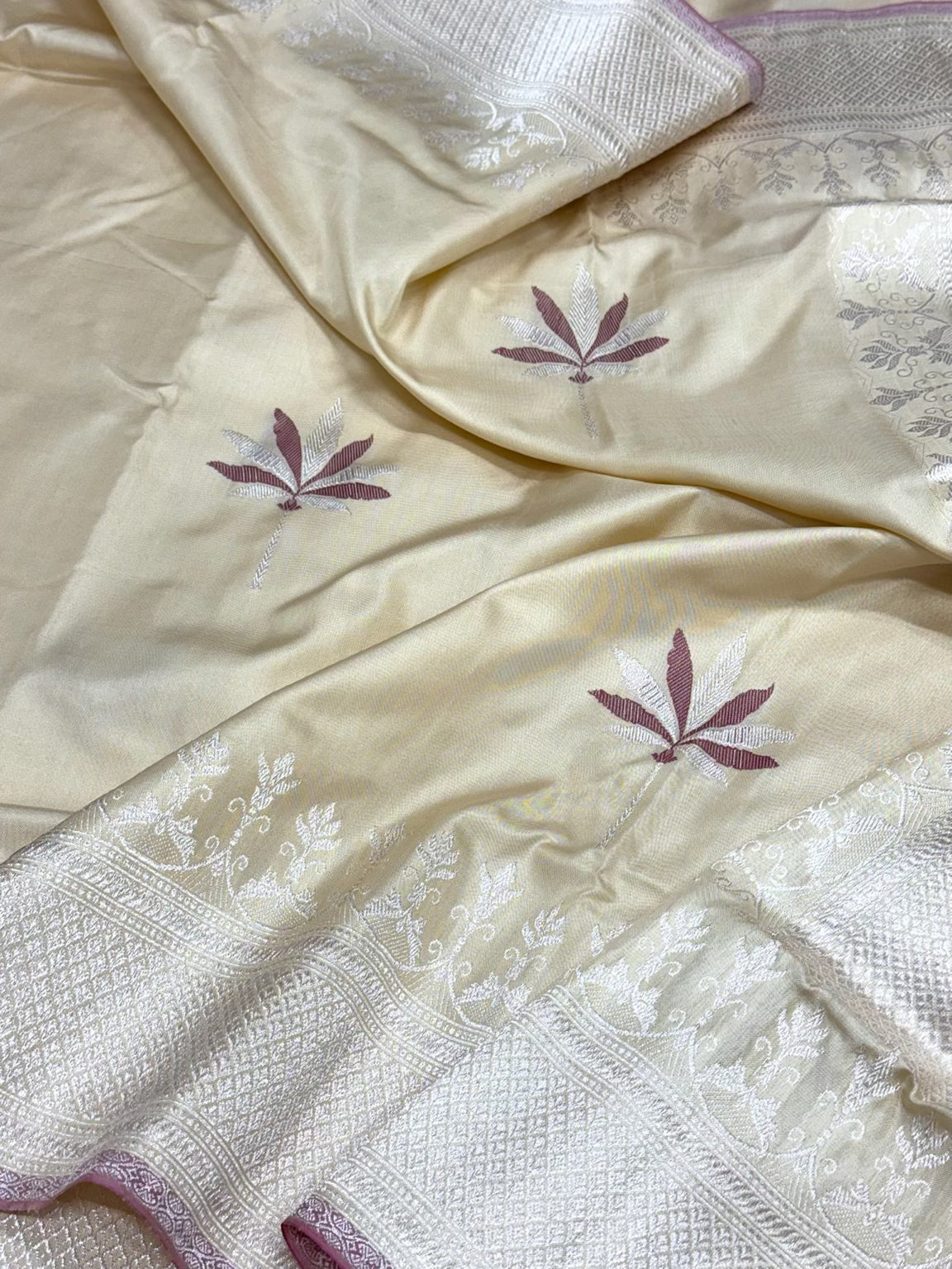 Ivory Pure Mulberry Ektara Silk - Pure Katan Silk Handwoven Saree | Kadhwa  Ektara Technique| Banarasi Saree